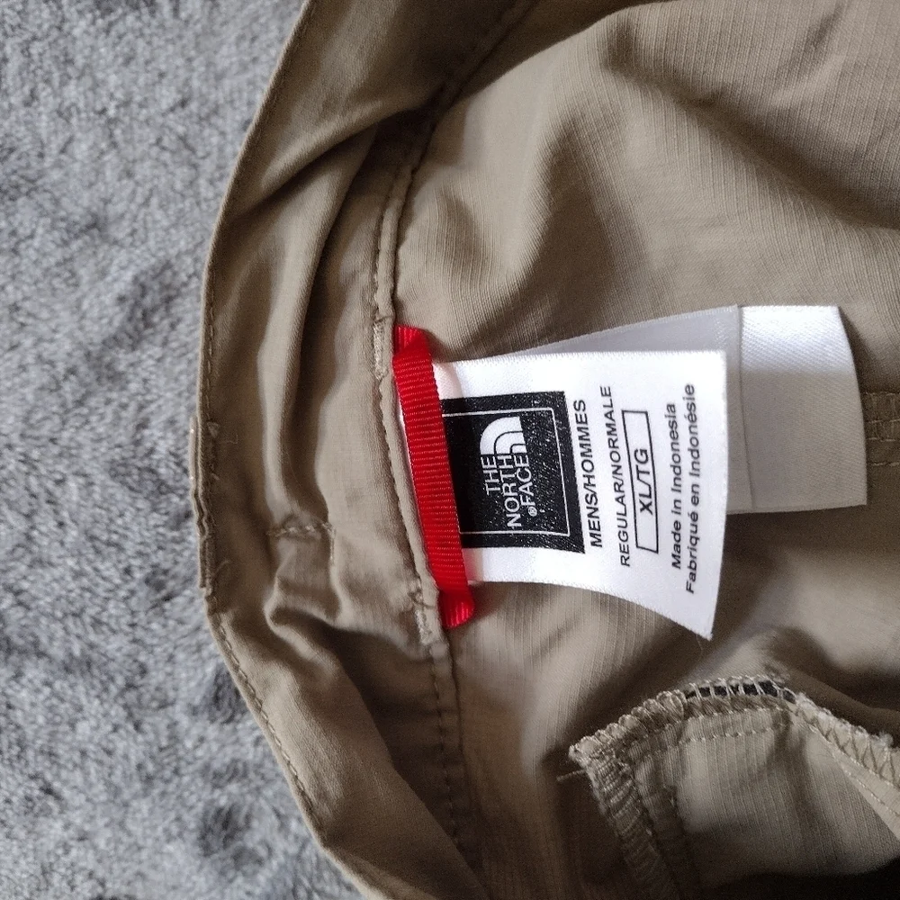 The North Face Beige Cargo Shorts Mens XL